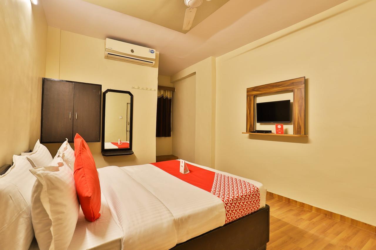 Oyo 11427 Hotel Kalyan Ahmedabad Exterior foto