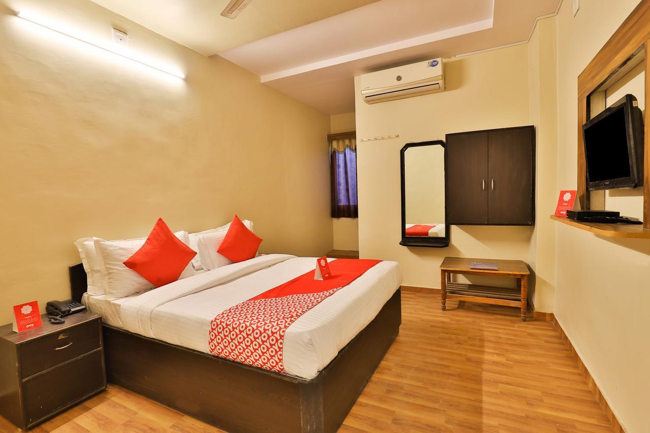 Oyo 11427 Hotel Kalyan Ahmedabad Exterior foto